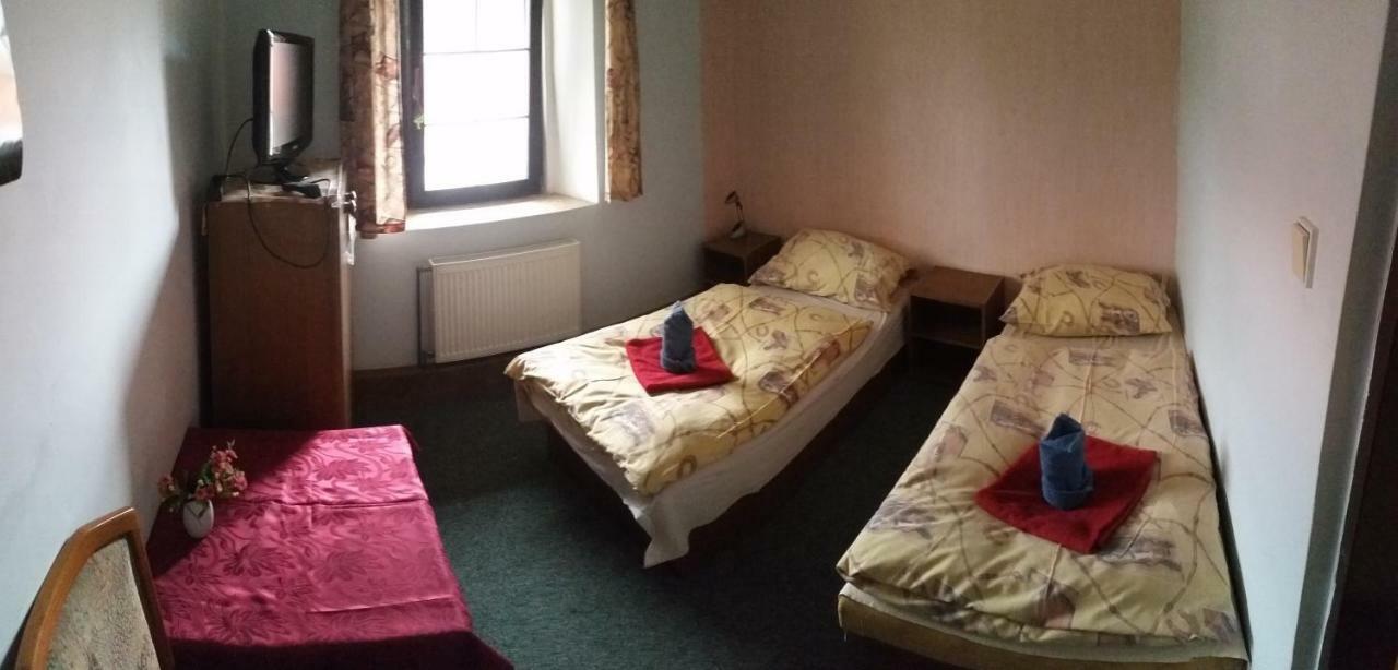 Penzion Pegas Depoltovice Nová Role Exteriér fotografie